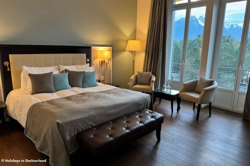 Double room with lake view at Grand Hotel Suisse Montreux