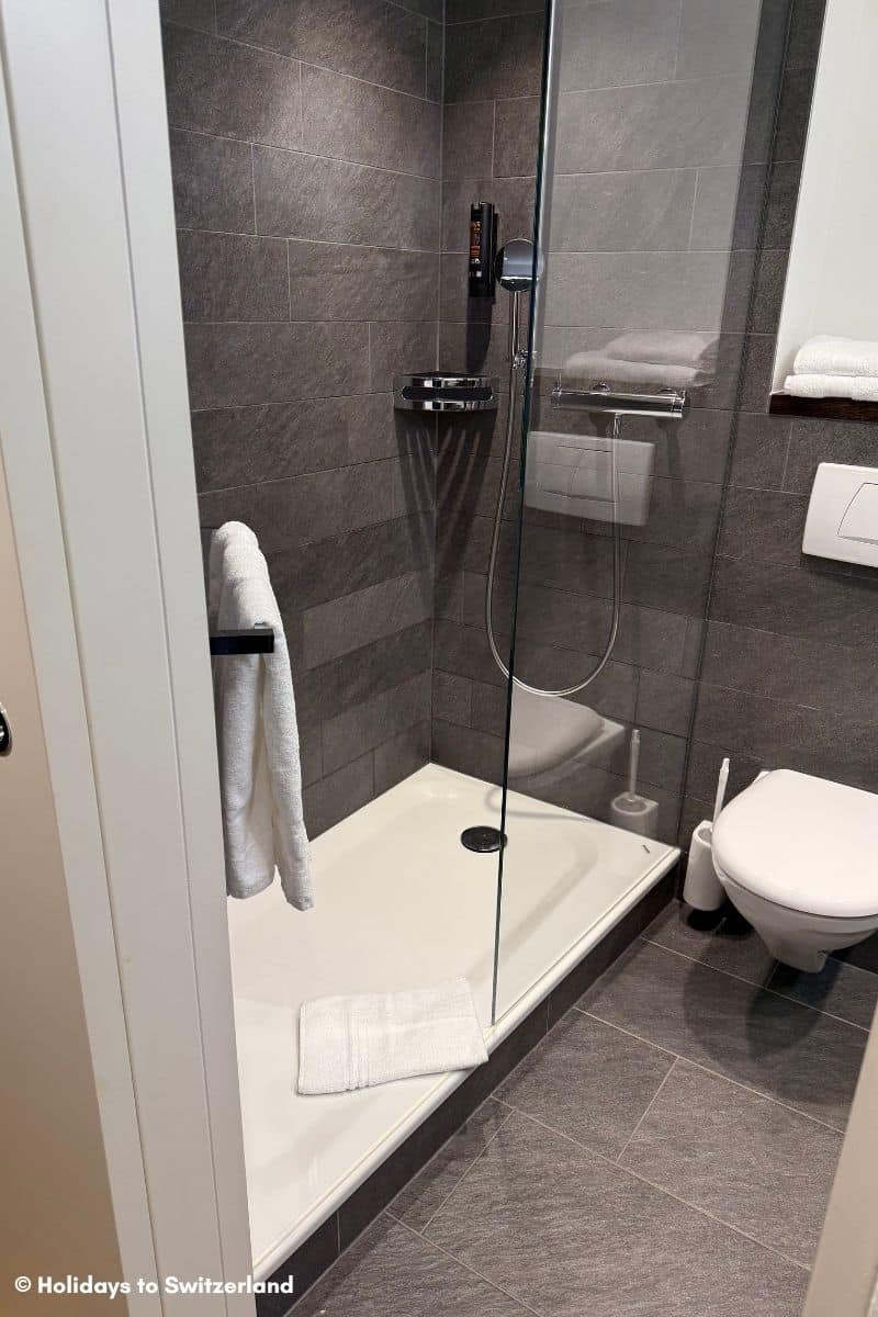 bathroom at Park Hotel Winterthur